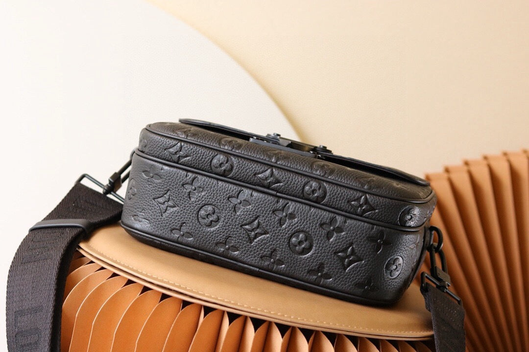LOUIS VUITTON- Men’s Macassar bag