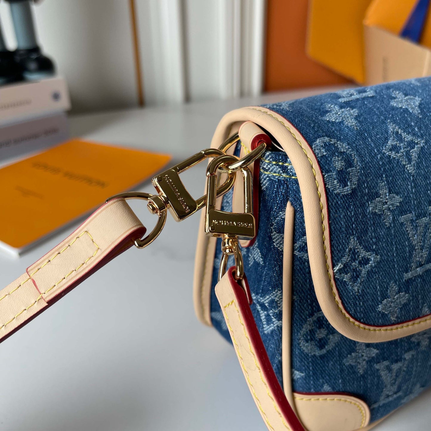 LOUIS VUITTON - Diane