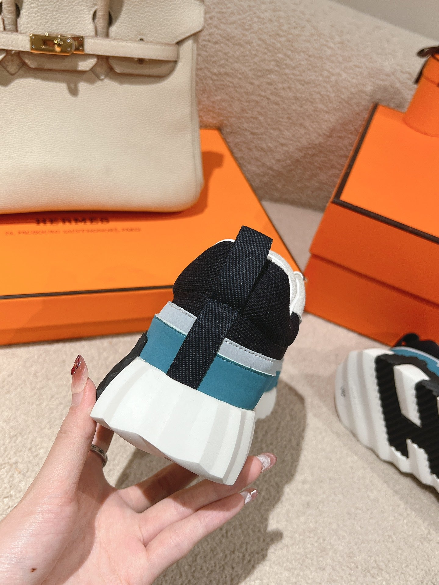HERMES - Bouncing sneakers