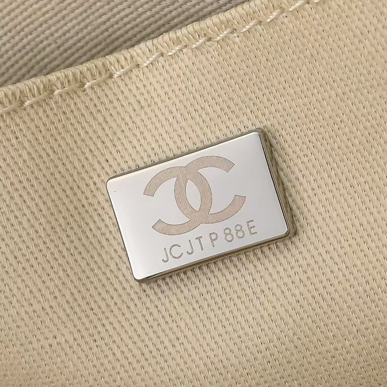 CHANEL - Deauville Bag