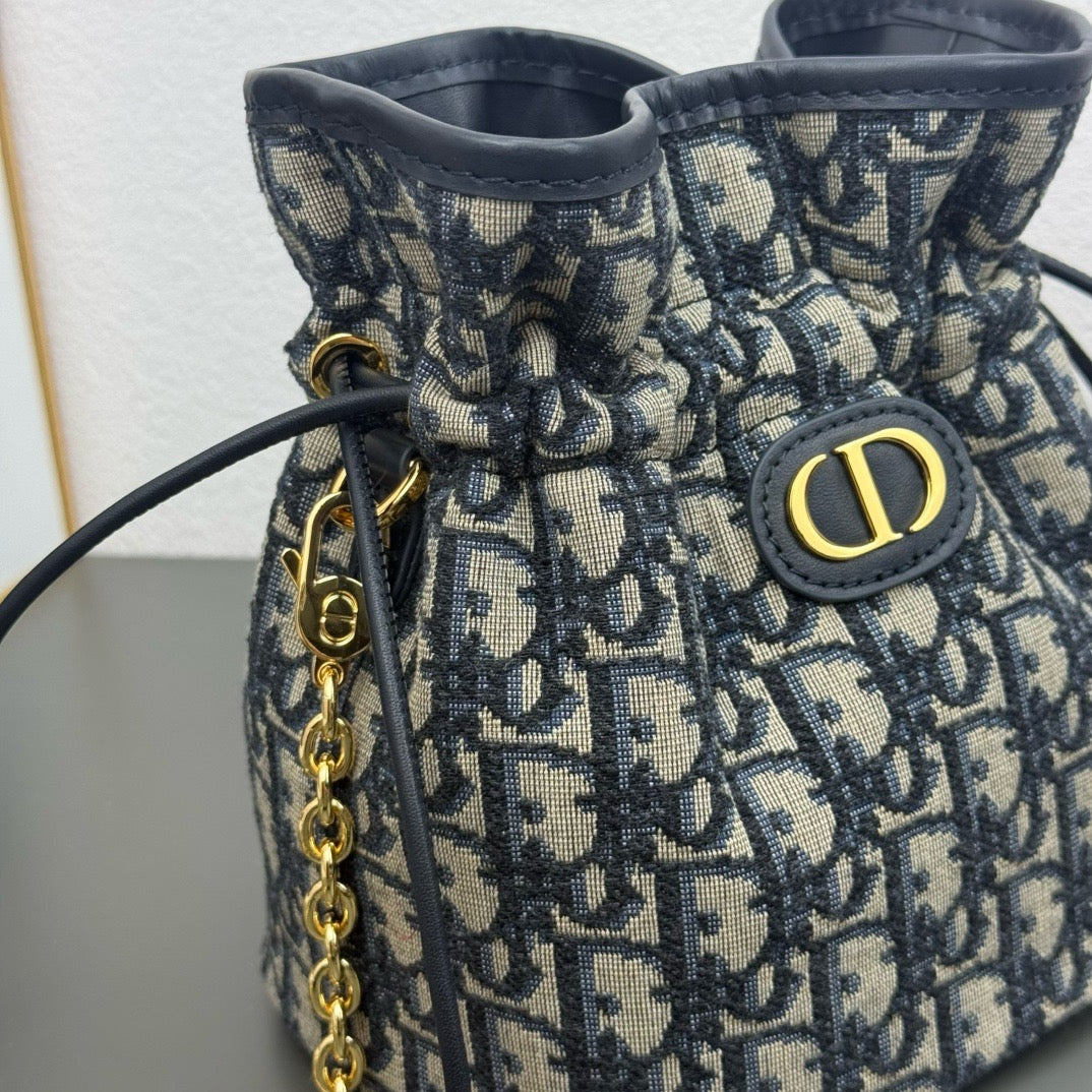DIOR - oblique 30 montaigne