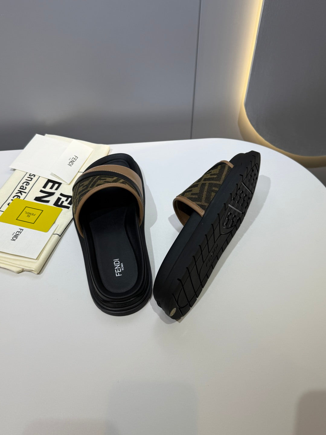 FENDI - Diagonal Slides