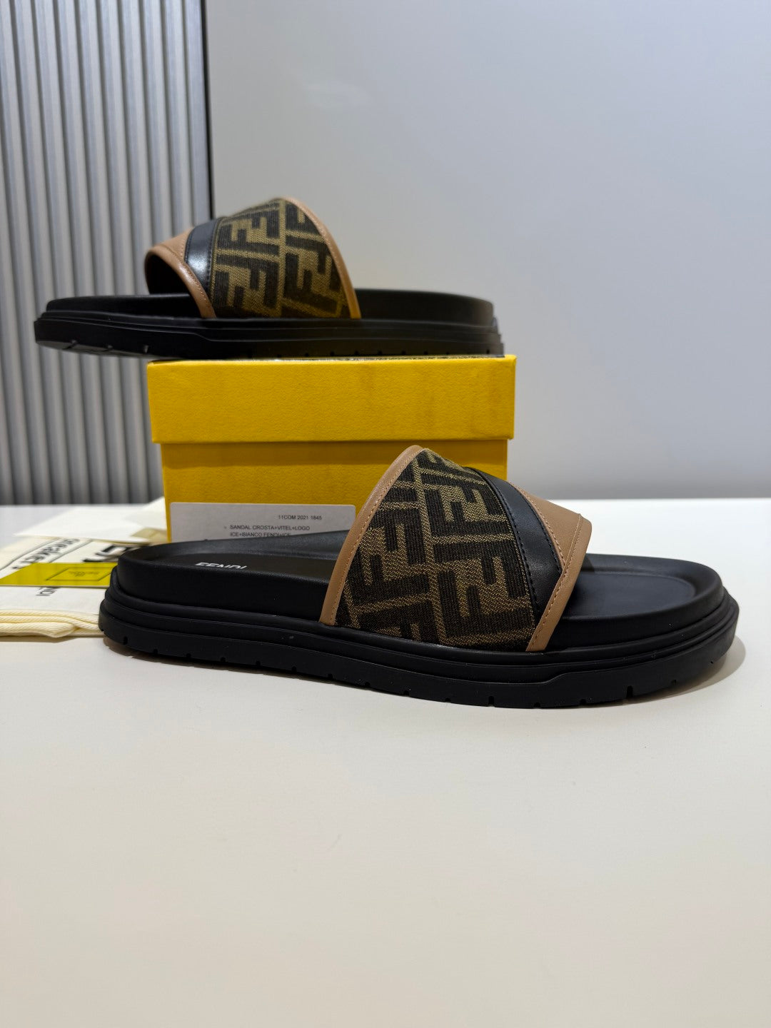 FENDI - Diagonal Slides
