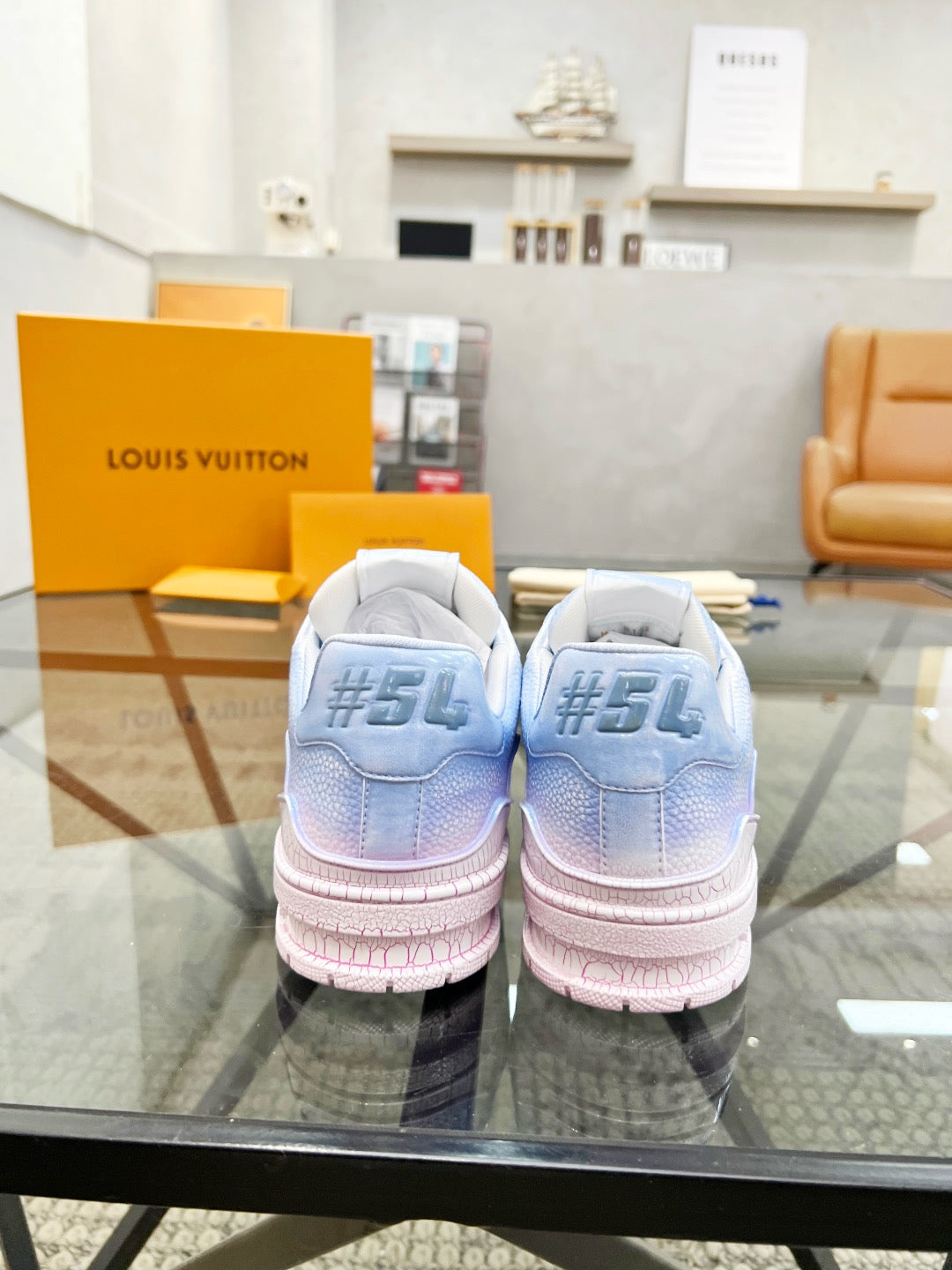 LOUIS VUITTON- Unisex sneakers