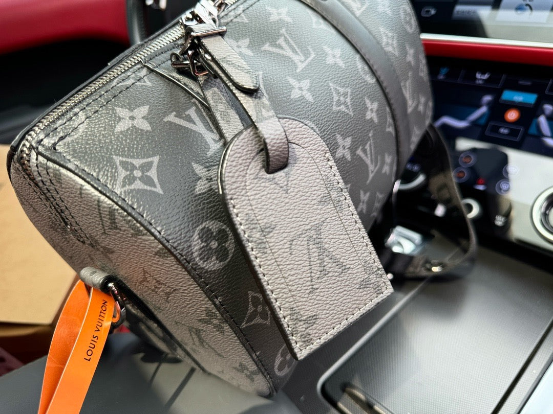 LOUIS VUITTON- Men’s Eclipse Reverse bag