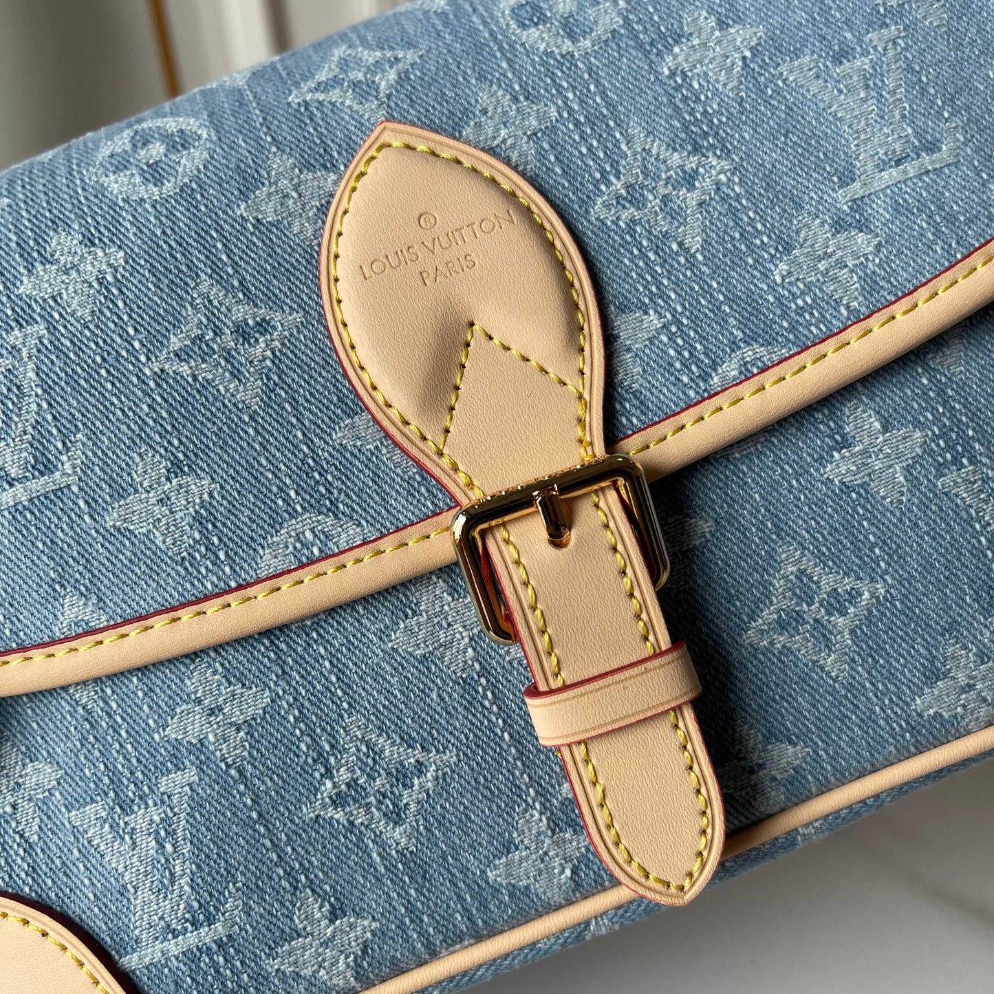 LOUIS VUITTON- Diane