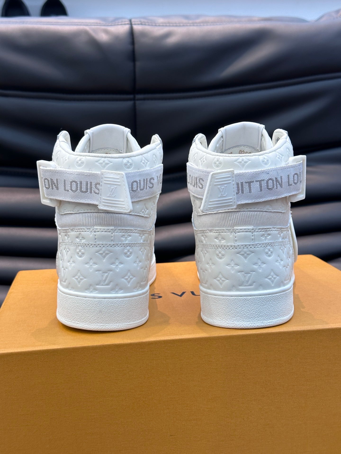 LOUIS VUITTON- Rivoli ankle