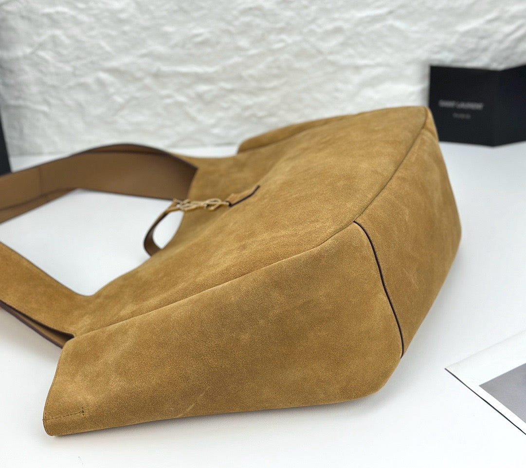 SAINT LAURENT - bea tote in grained leather