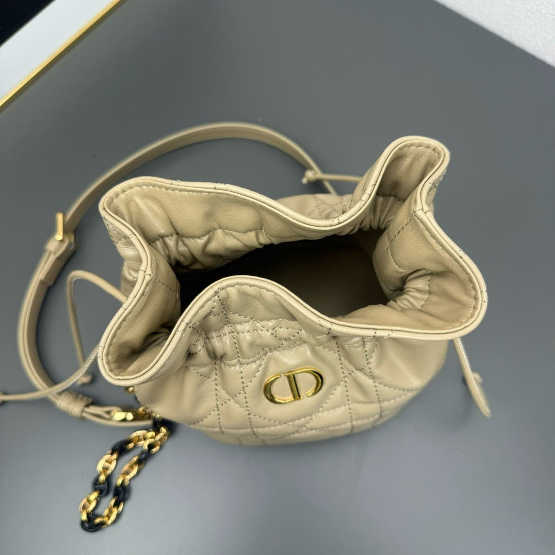 DIOR - oblique 30 Montaigne