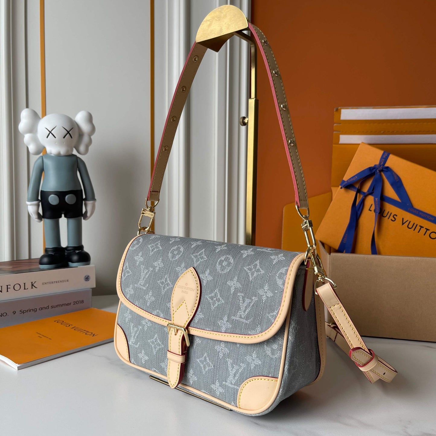 LOUIS VUITTON- Diane