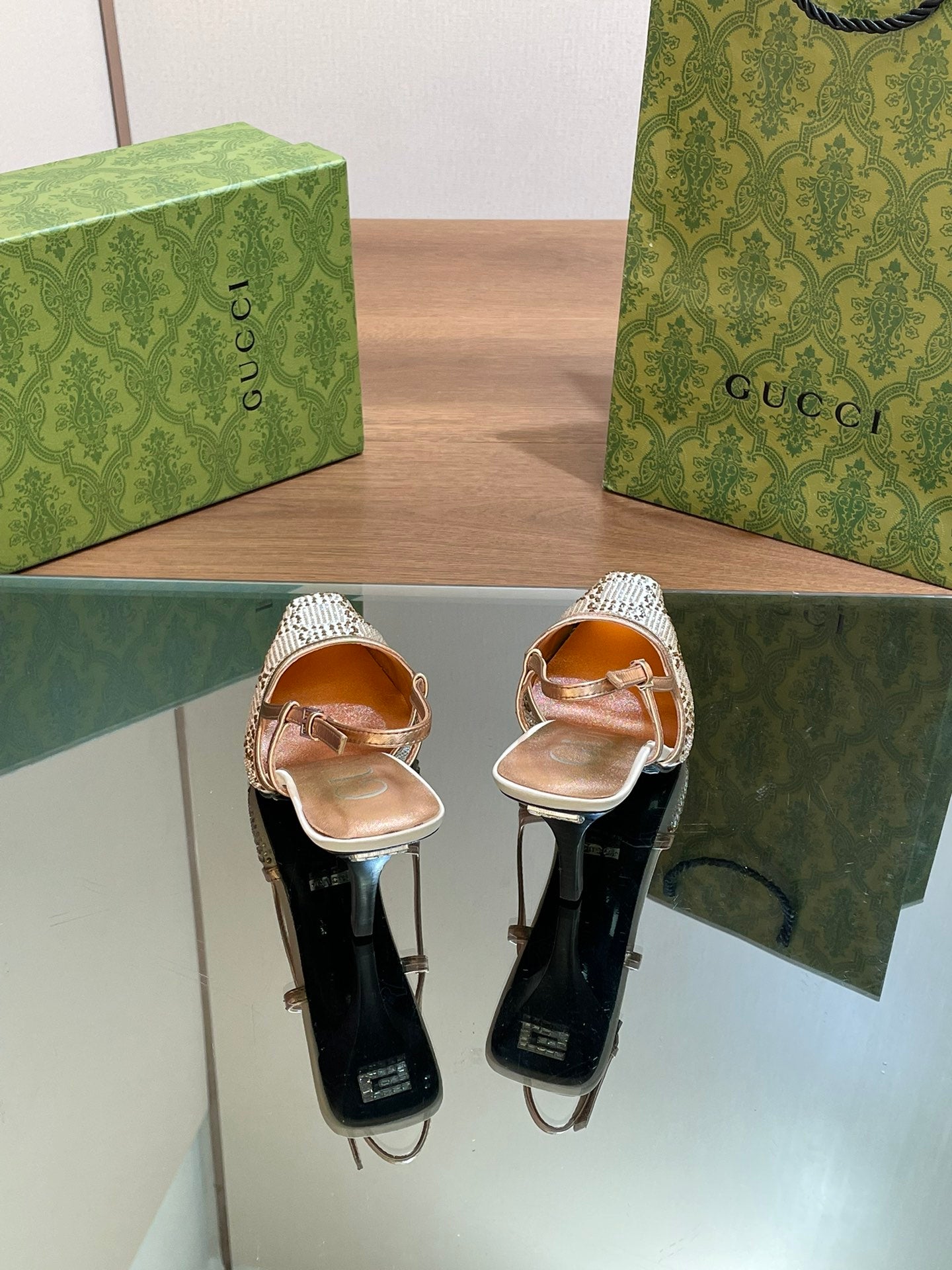 GUCCI - Crystal Slingback Pump