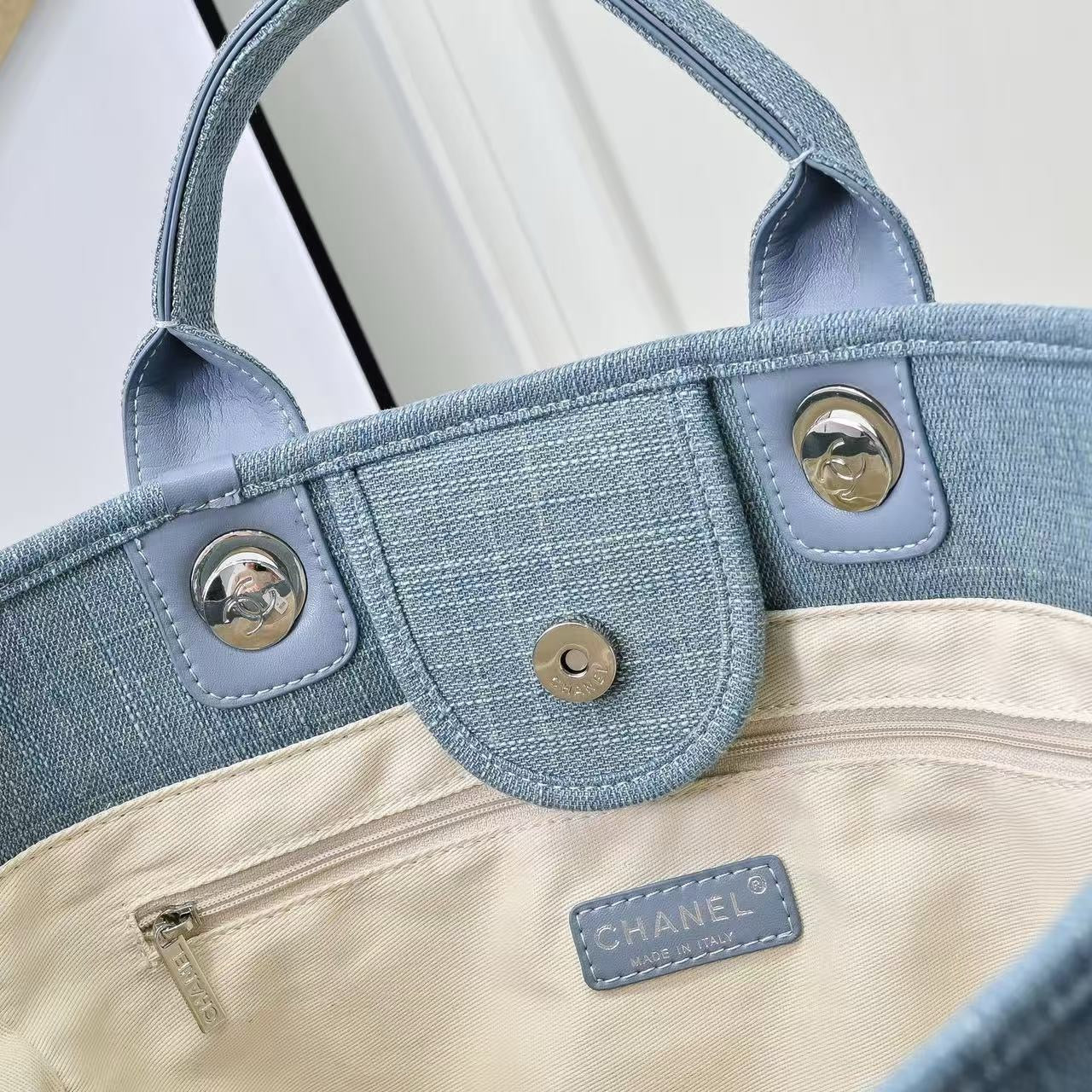 CHANEL - Deauville Bag
