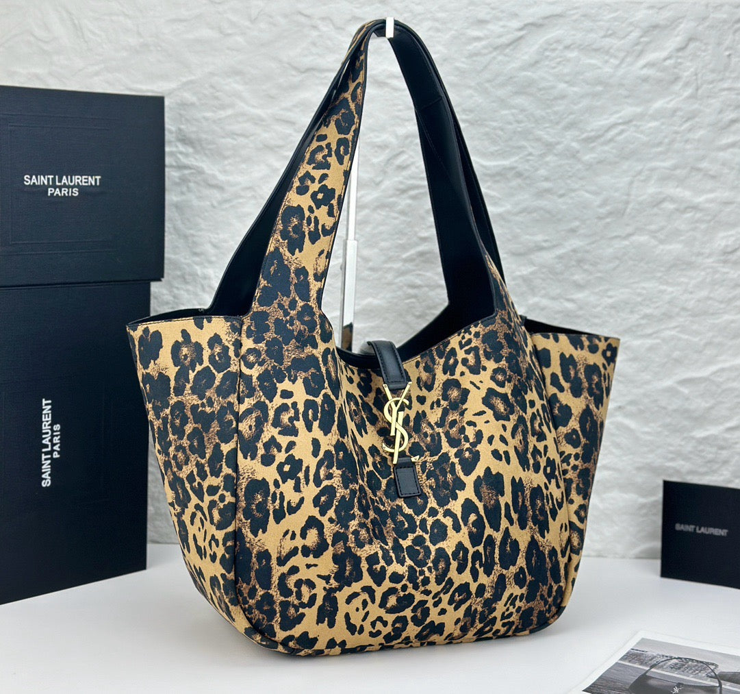 SAINT LAURENT - bea tote in grained leather