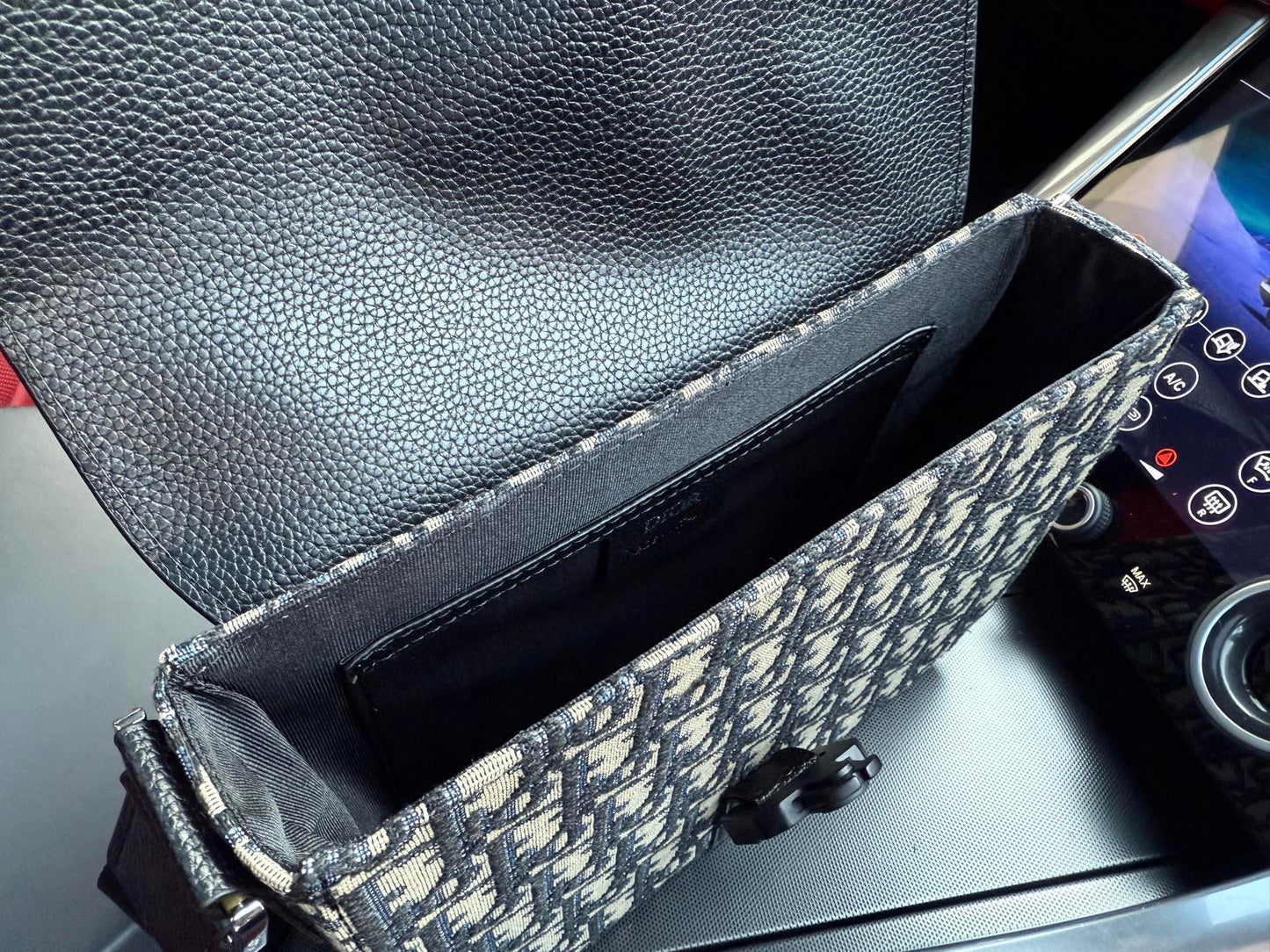 DIOR - Men’s Oblique bag