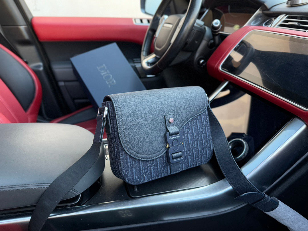 DIOR - Men’s Oblique bag