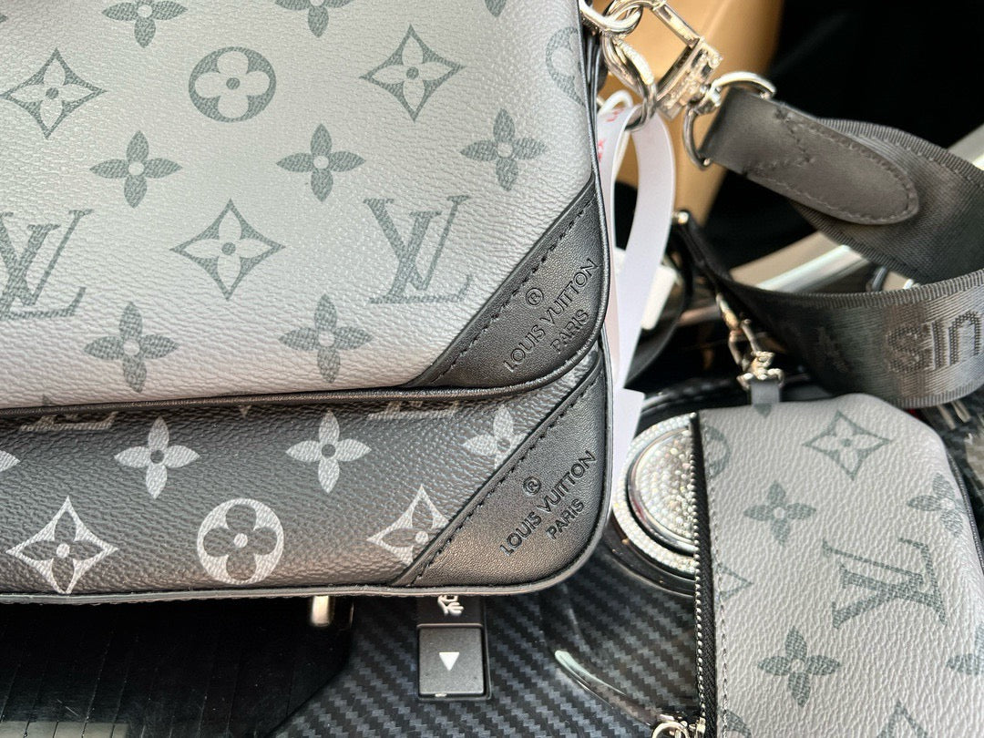 LOUIS VUITTON - Men’s Monogram Eclipse Reverse bag