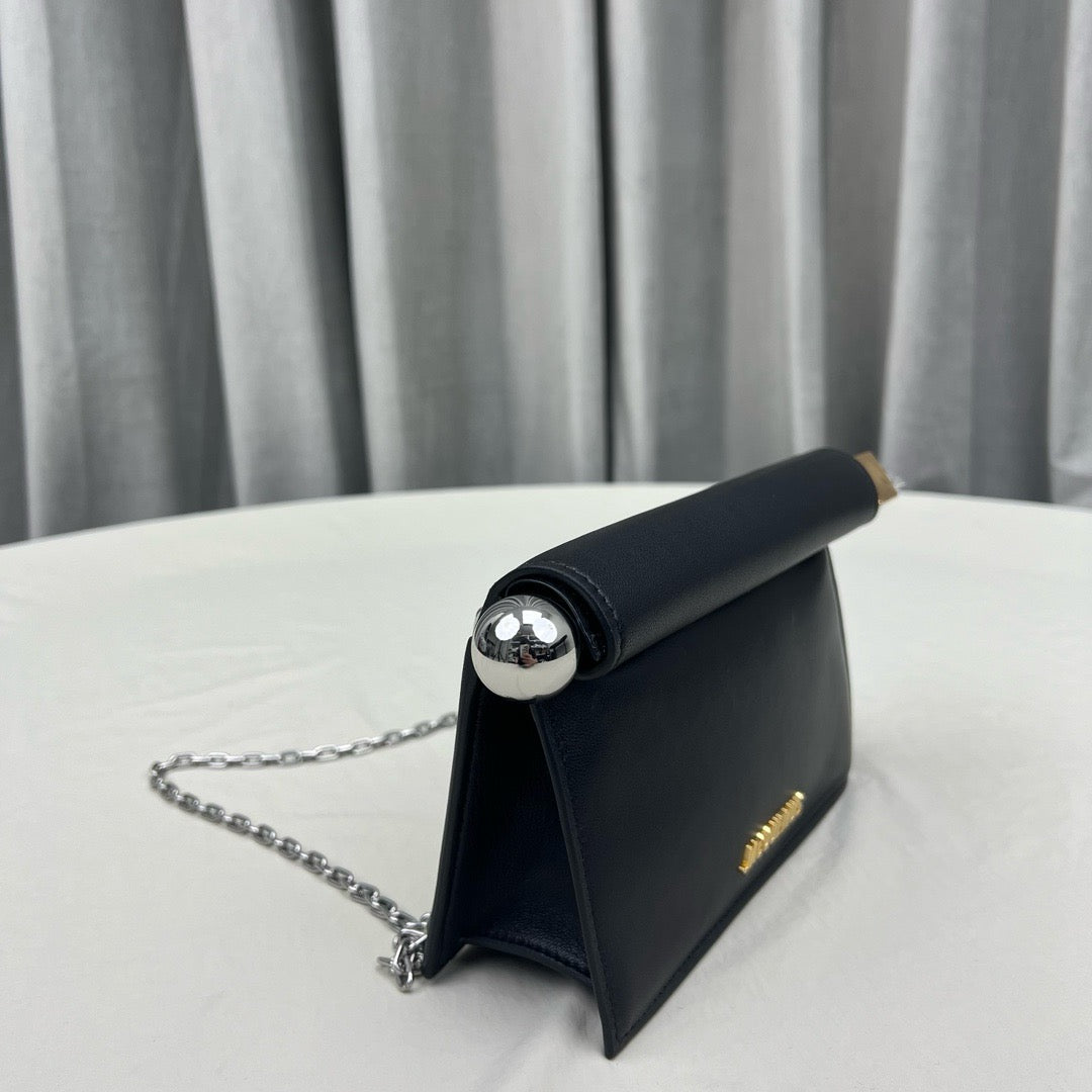 JACQUEMUS - La Petite Pochette Rond Carré clutch
