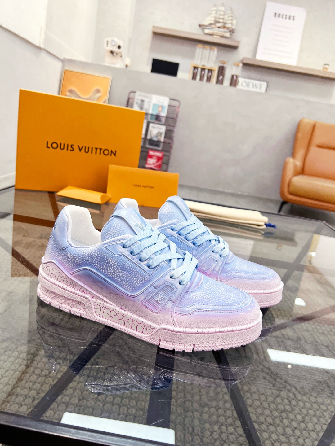 LOUIS VUITTON- Unisex sneakers