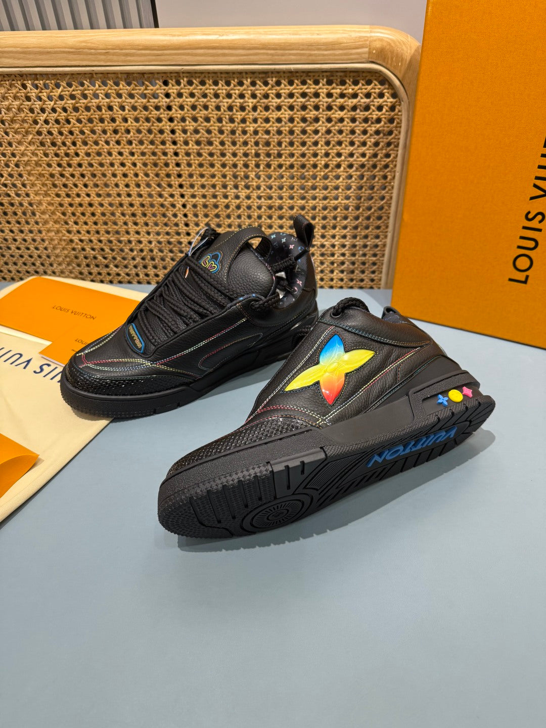 LOUIS VUITTON - skate monogram
