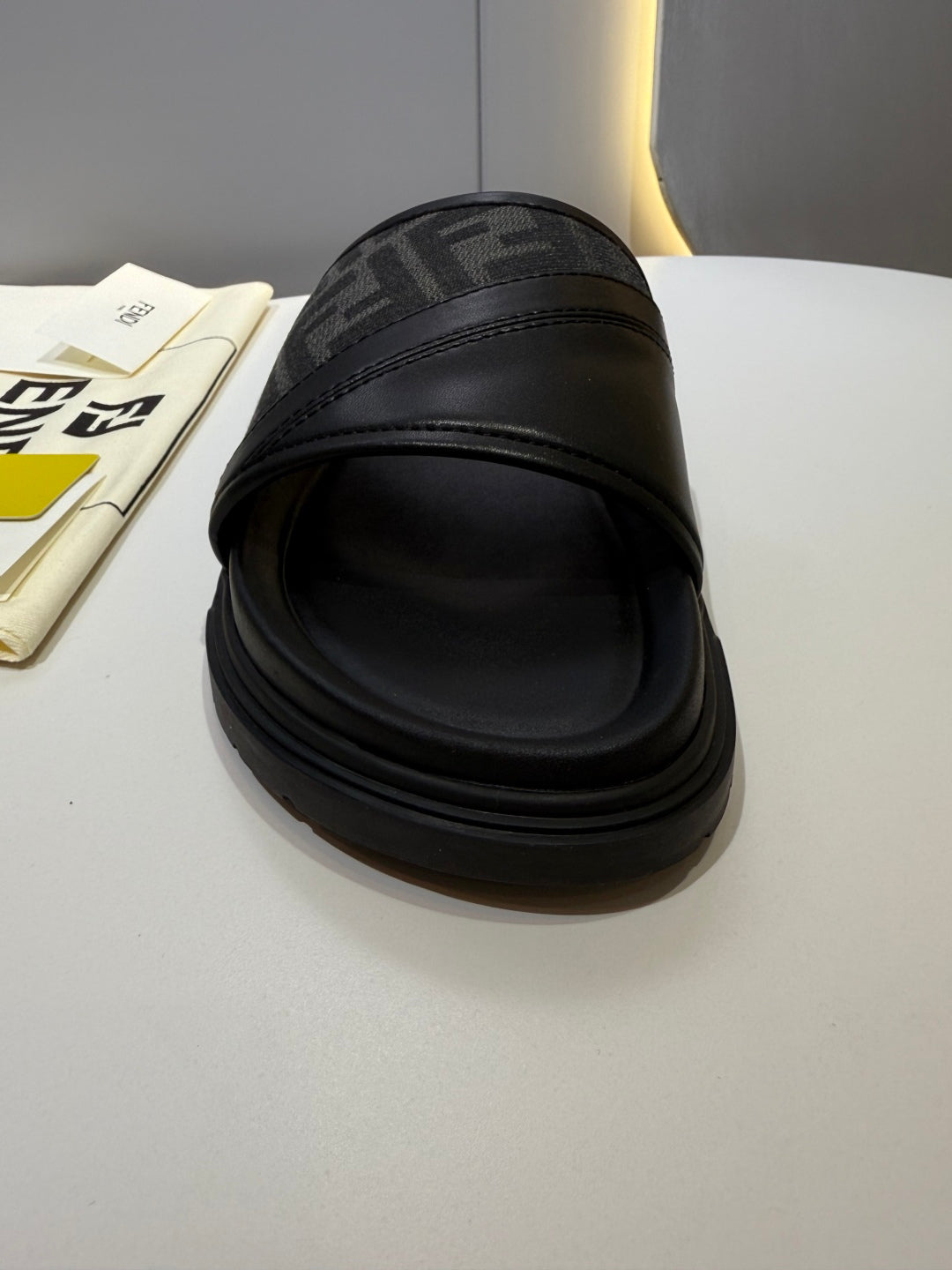 FENDI - Diagonal Slides