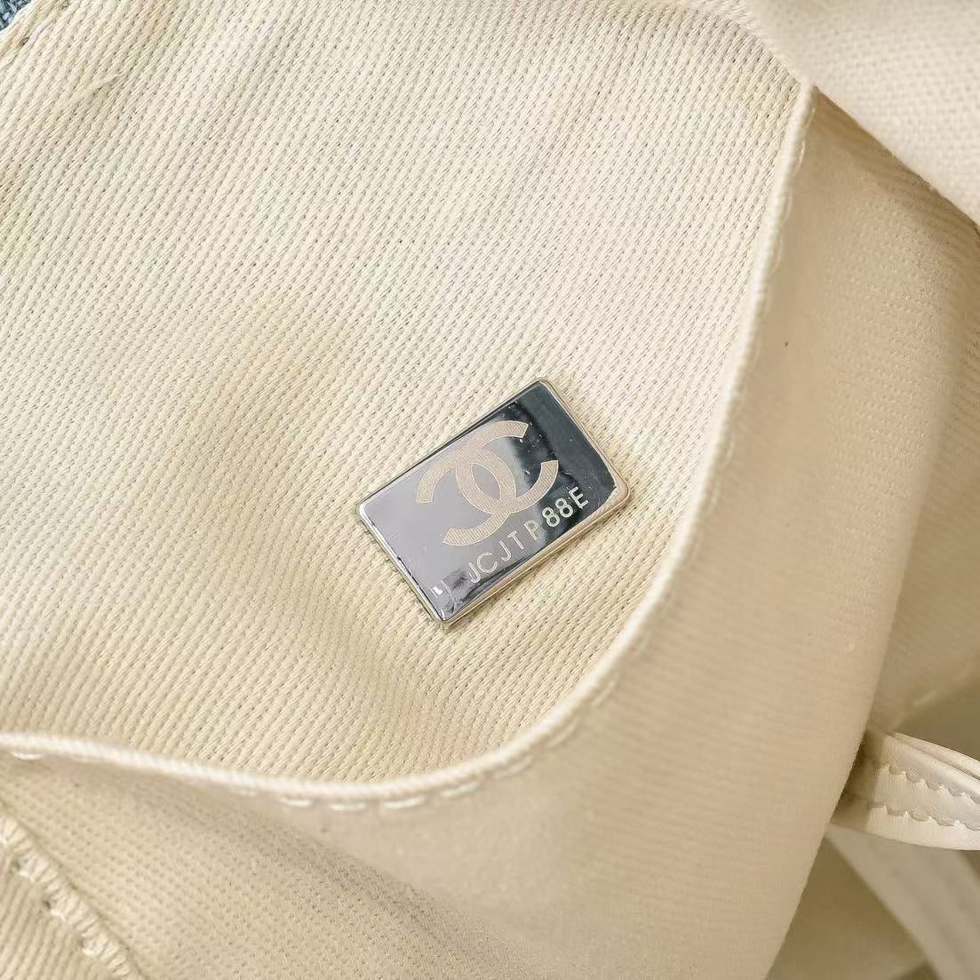 CHANEL - Deauville Bag