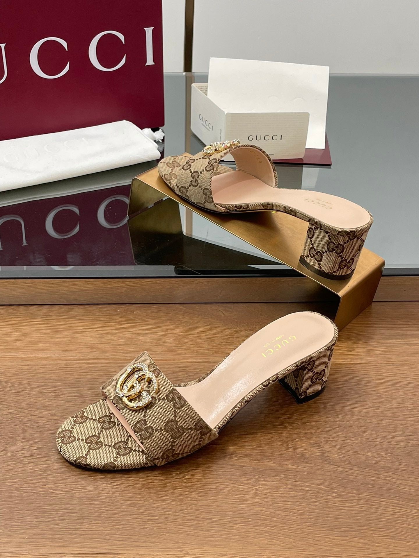 GUCCI - Canvas Mid-Heel