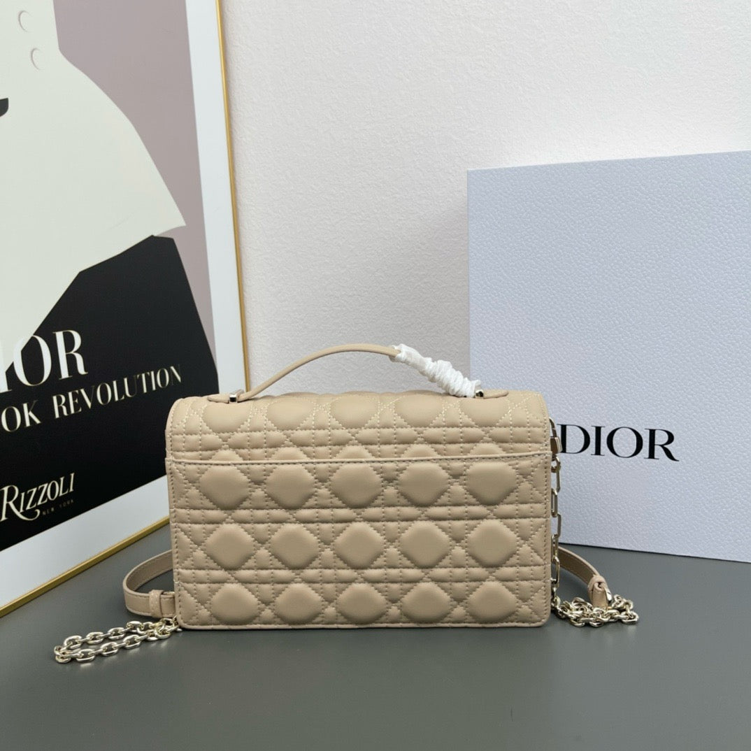 DIOR - miss dior