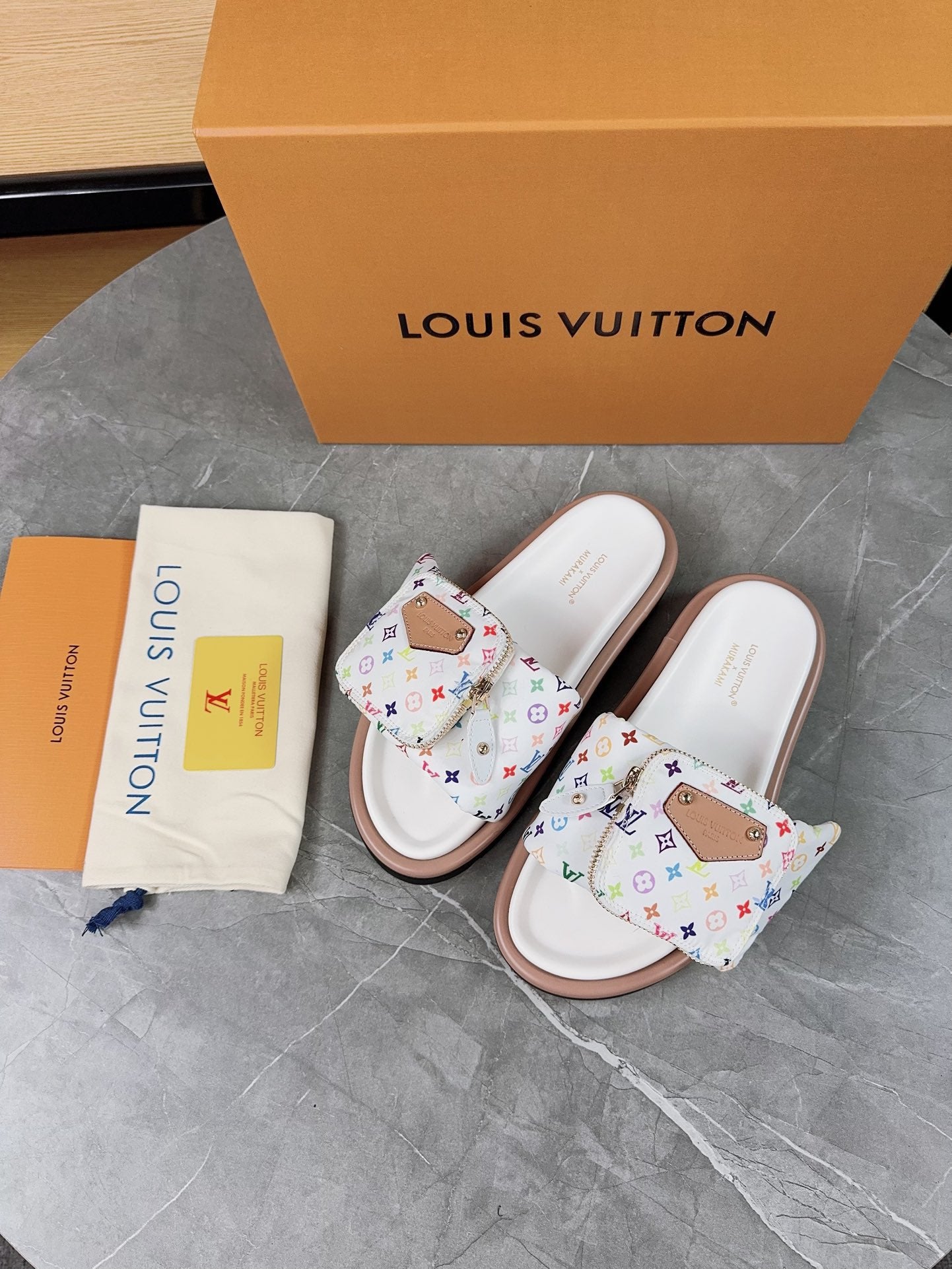 LOUIS VUITTON- pillow flat mule