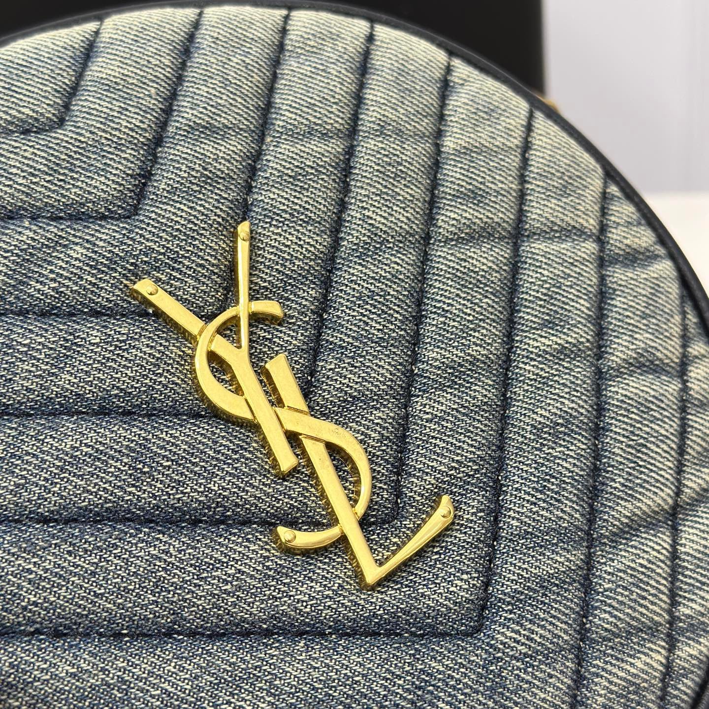 SAINT LAURENT - Vinyle