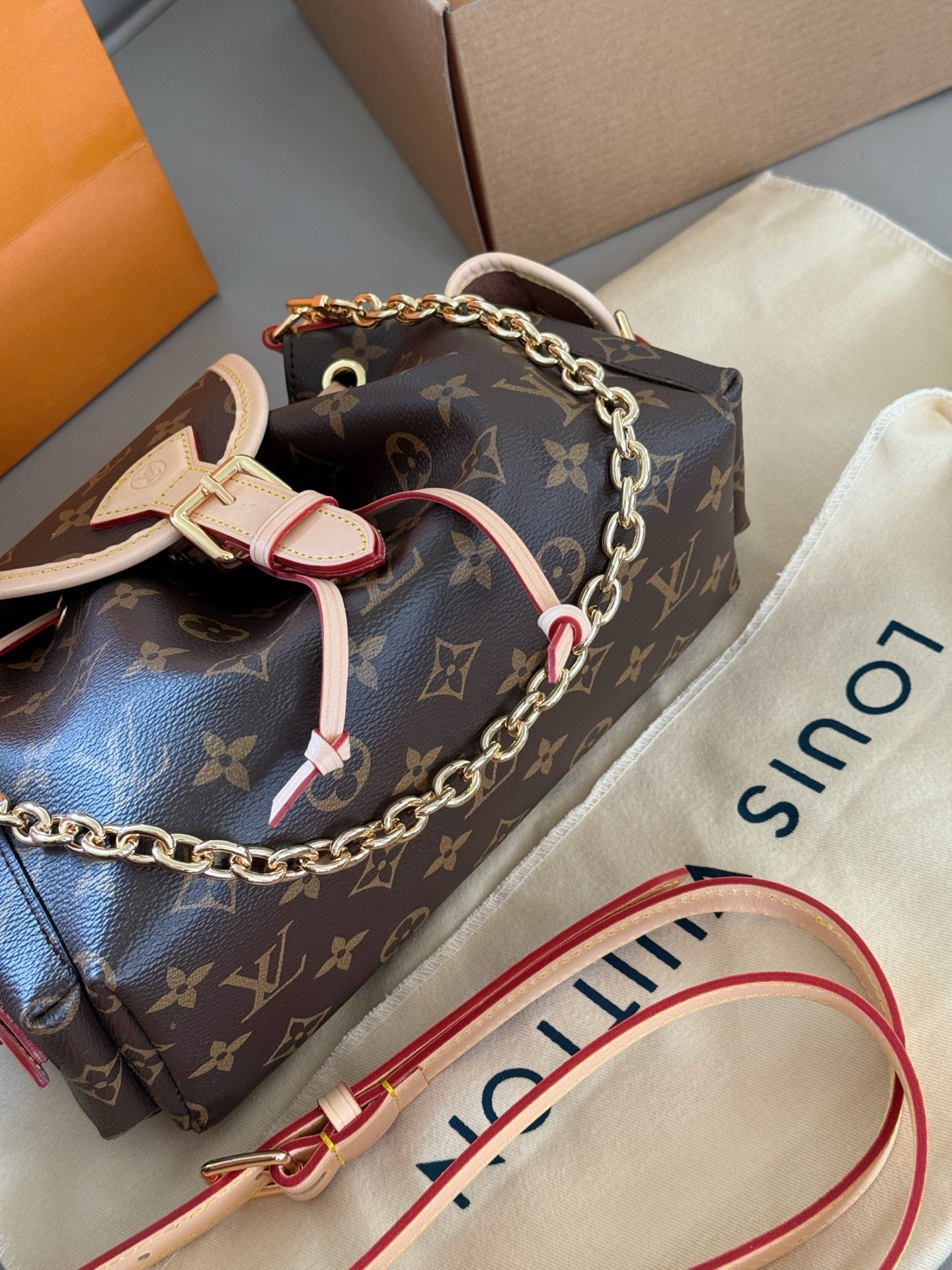 LOUIS VUITTON - Odyssée