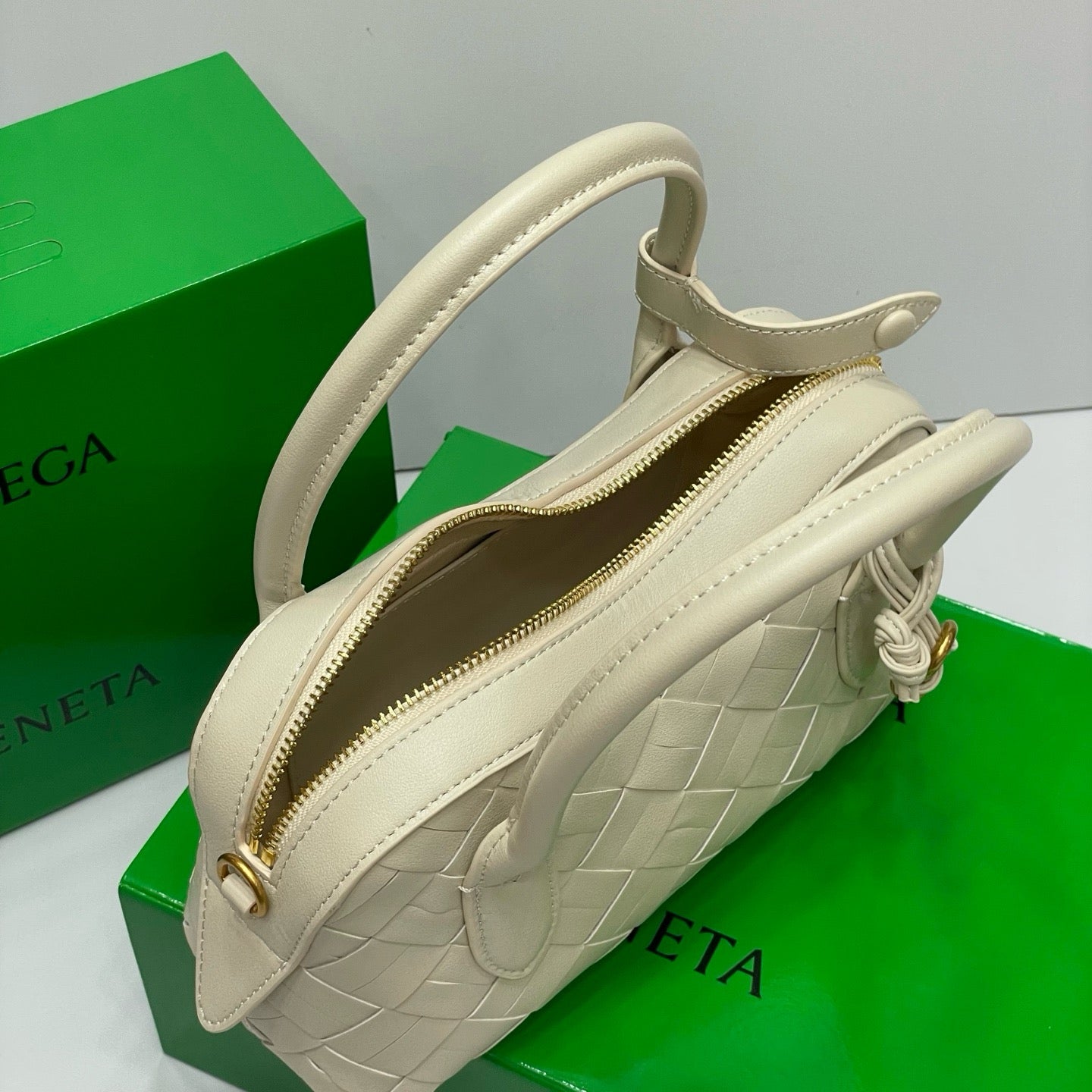 BOTTEGA VENETA- McCartney