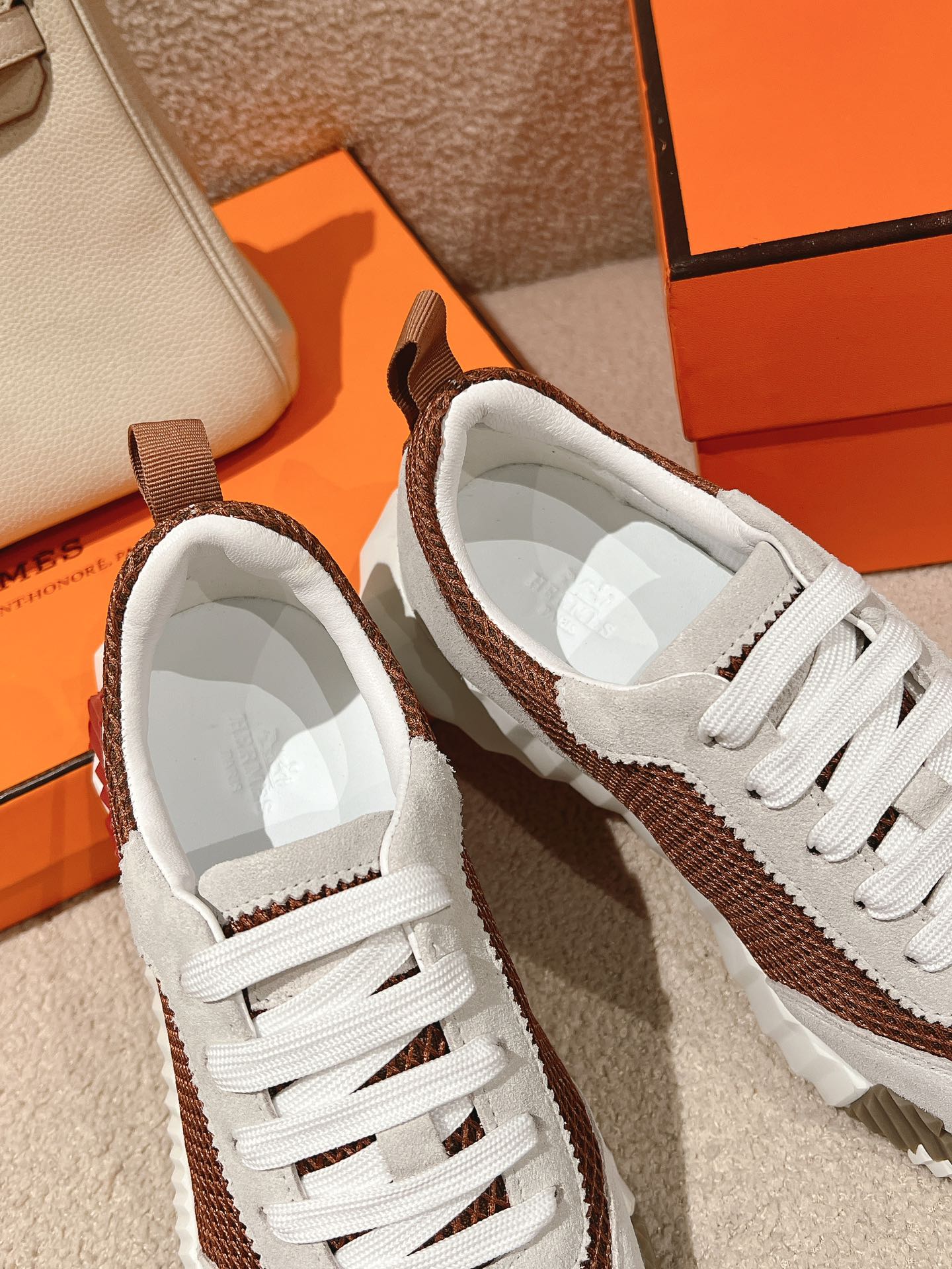 HERMES- bouncing sneakers