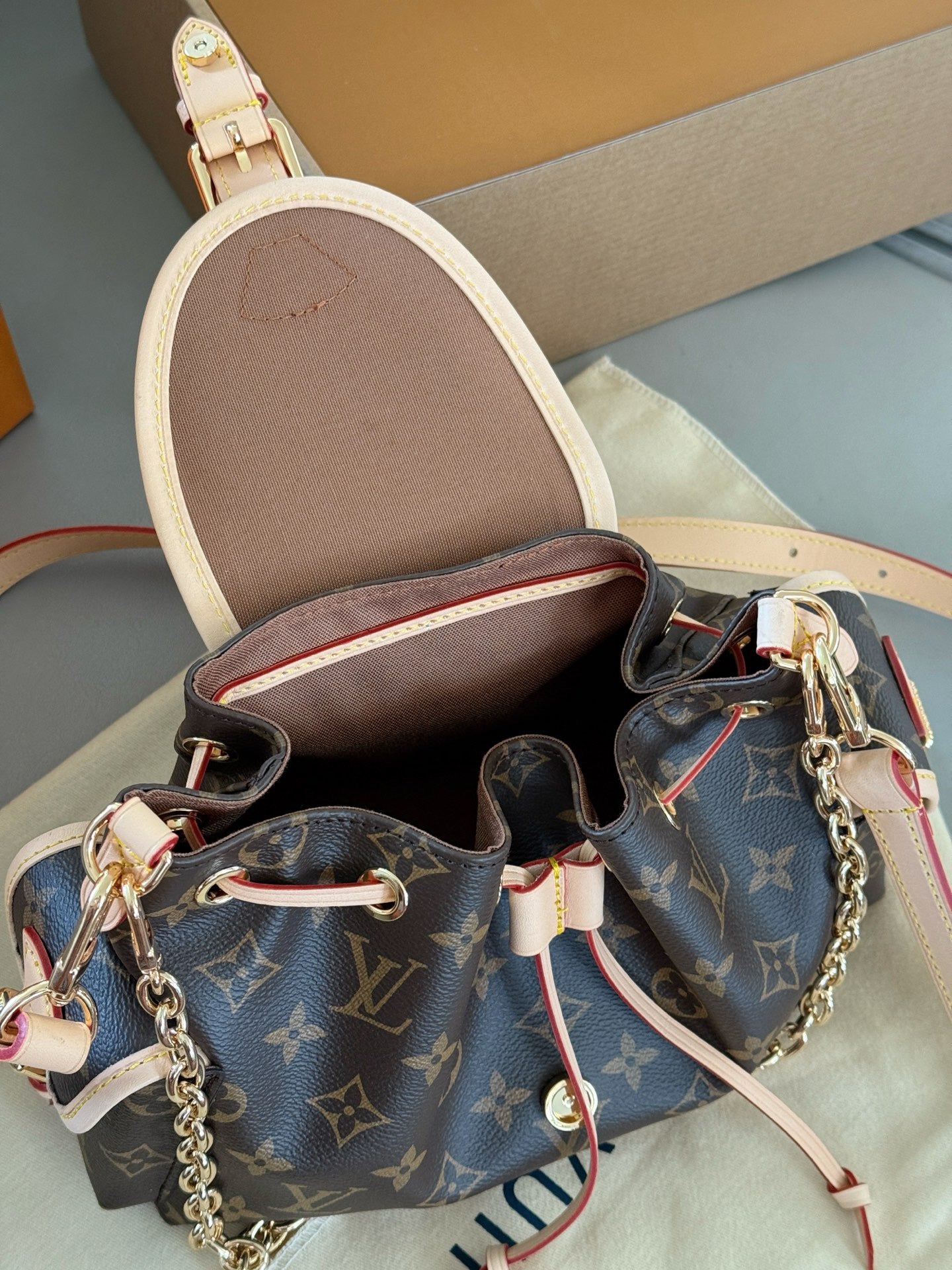 LOUIS VUITTON - Odyssée