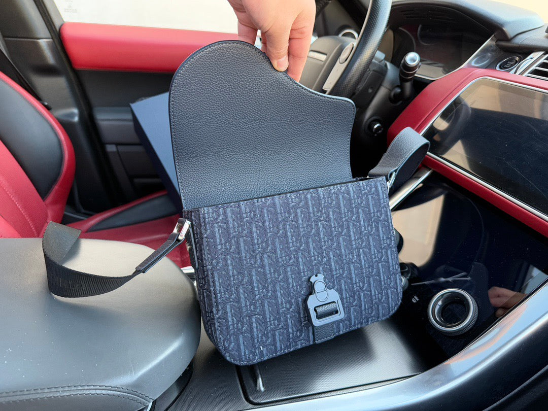 DIOR - Men’s Oblique bag
