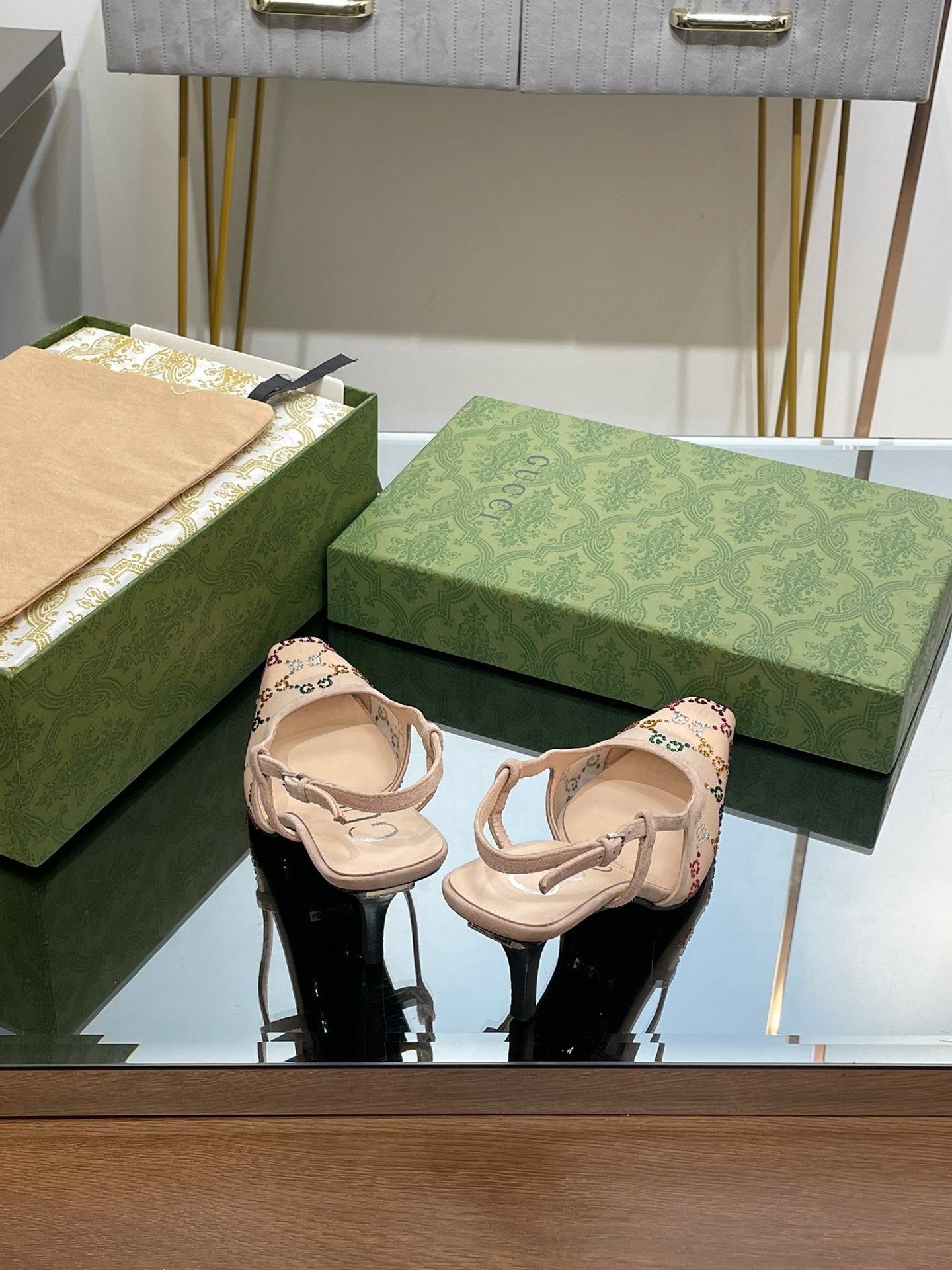 GUCCI - Crystal Slingback Pump