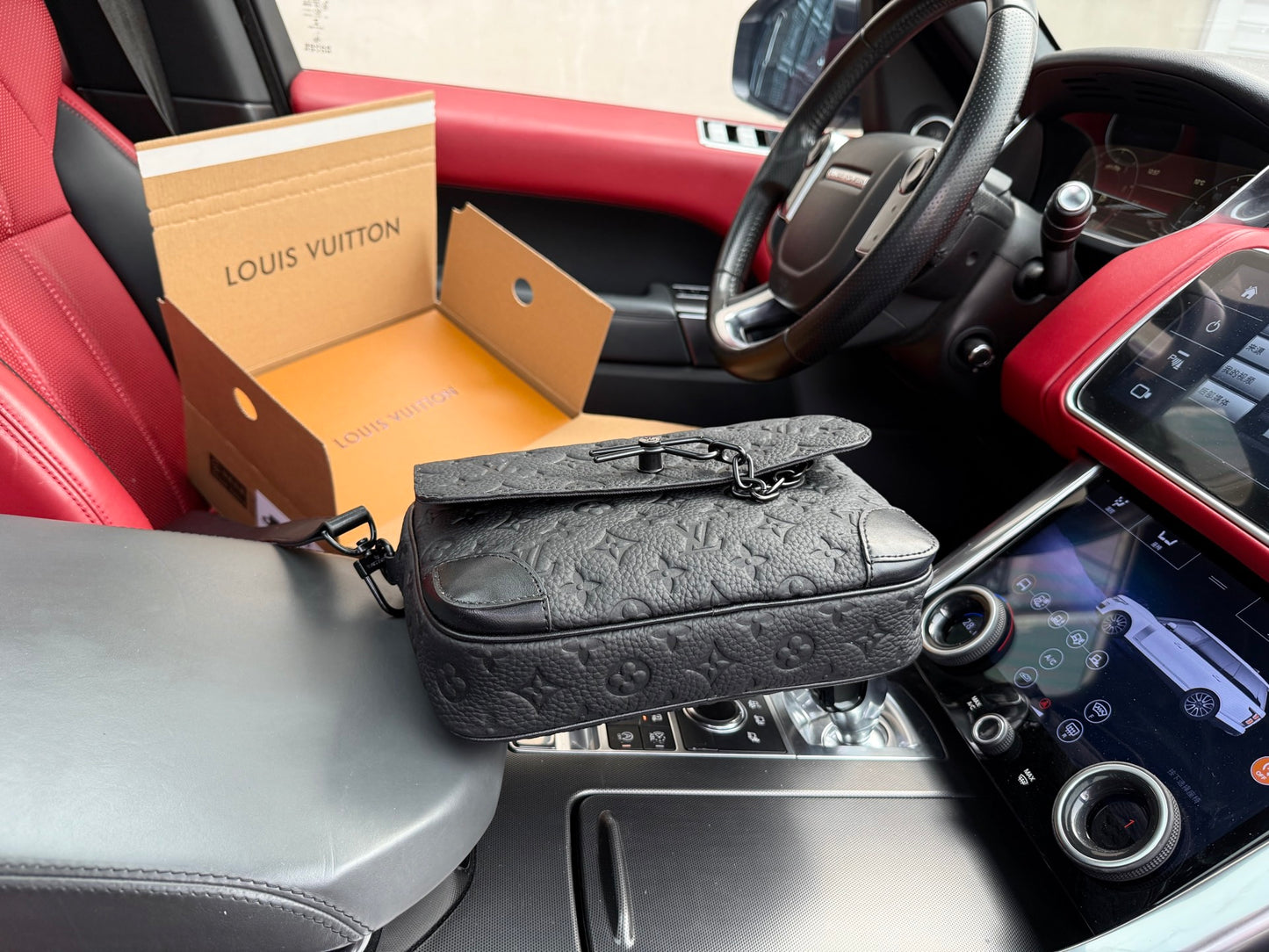 LOUIS VUITTON- Men’s Steamer bag