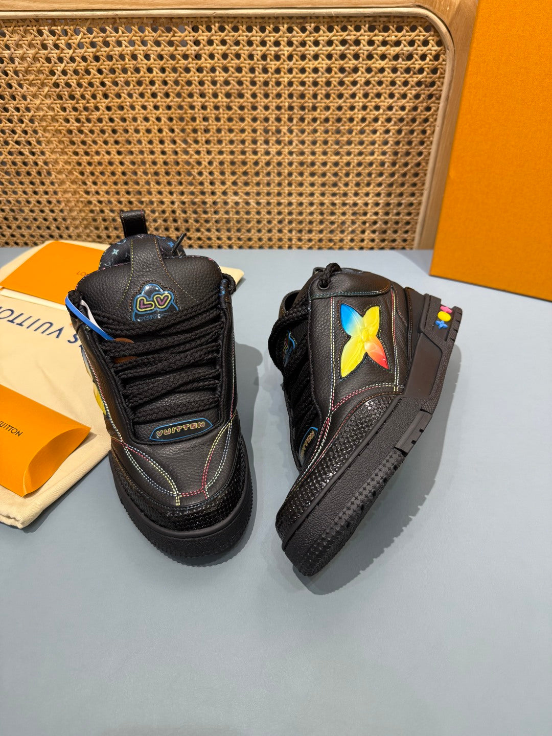 LOUIS VUITTON - skate monogram