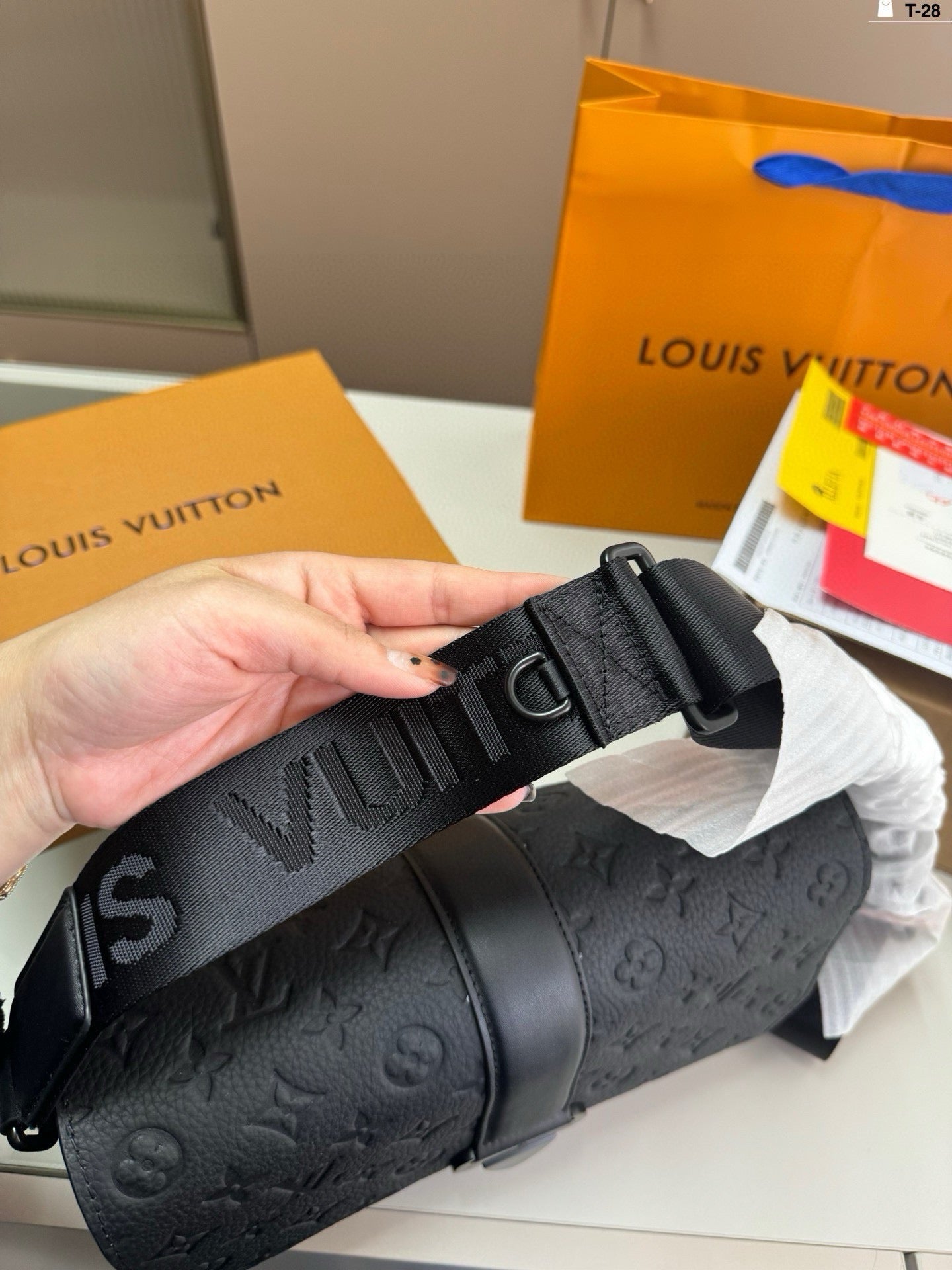 LOUIS VUITTON- Men’s Taurillon bag