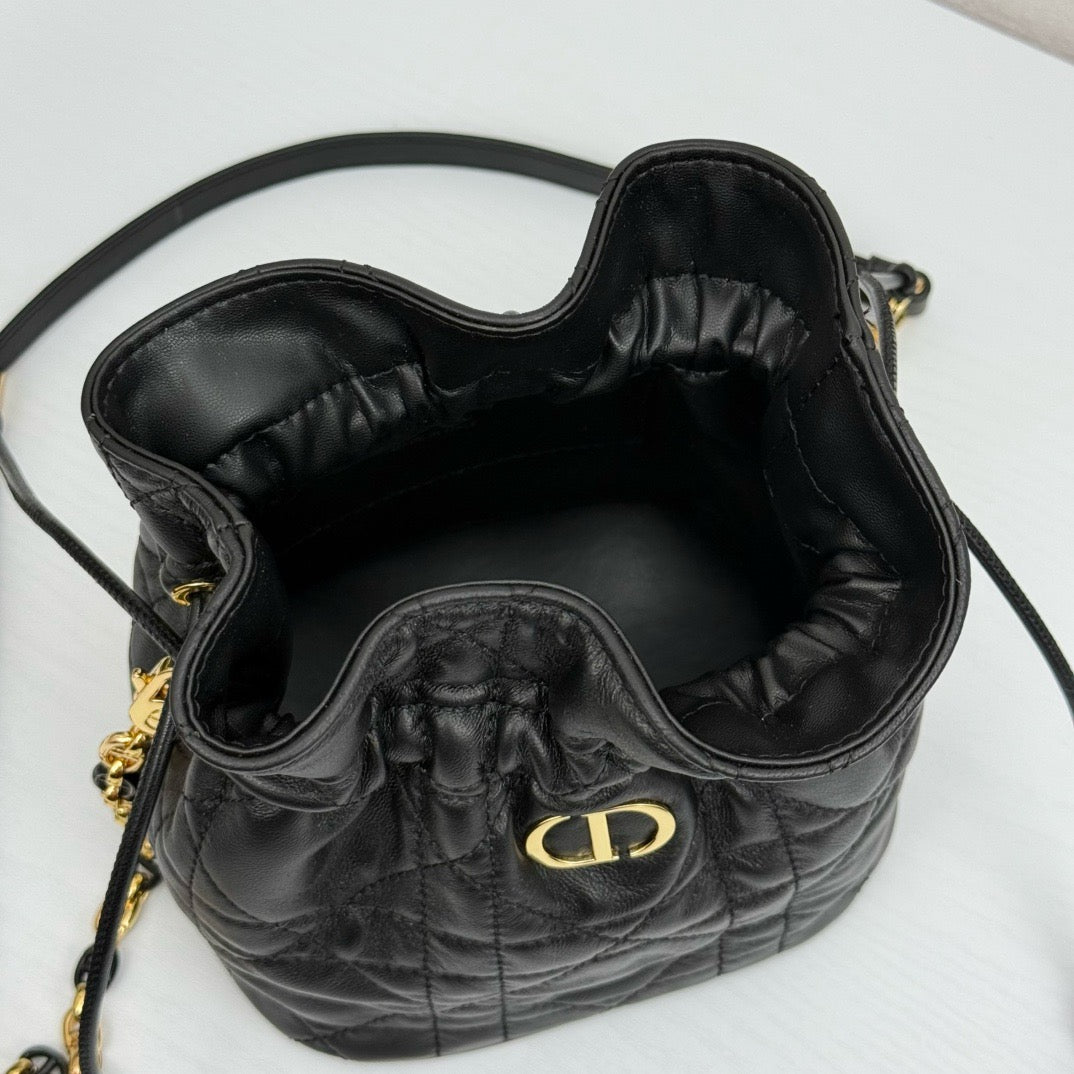 DIOR - oblique 30 Montaigne