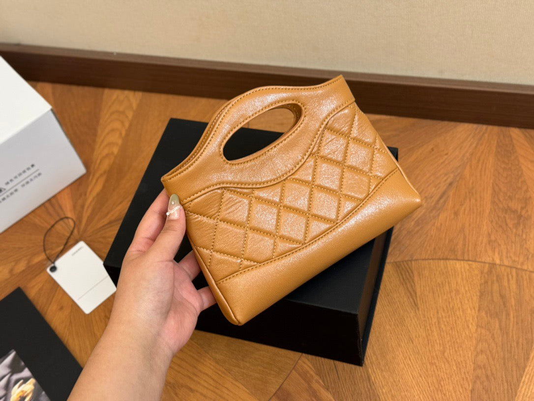 CHANEL - Amore bag