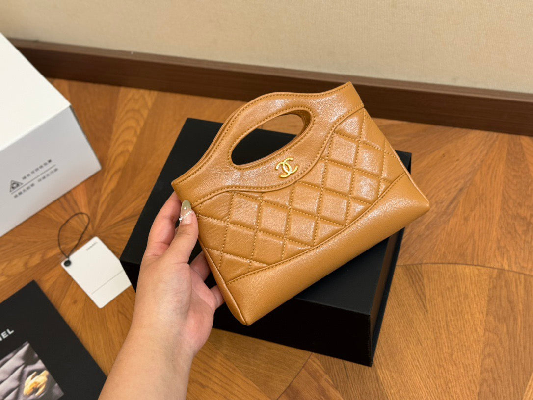 CHANEL - Amore bag