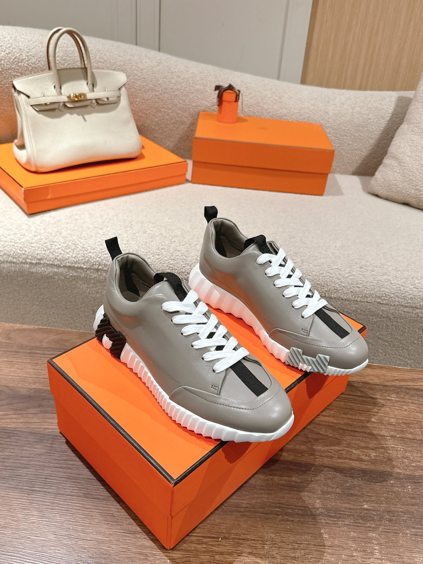 HERMES- Bouncing sneakers
