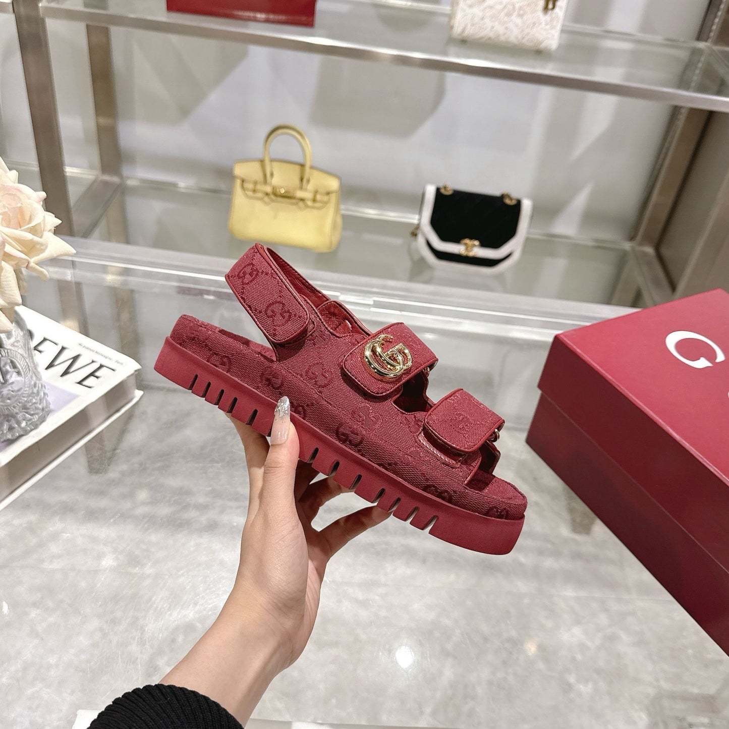 GUCCI - WOMEN'S SANDAL WITH DOUBLE G