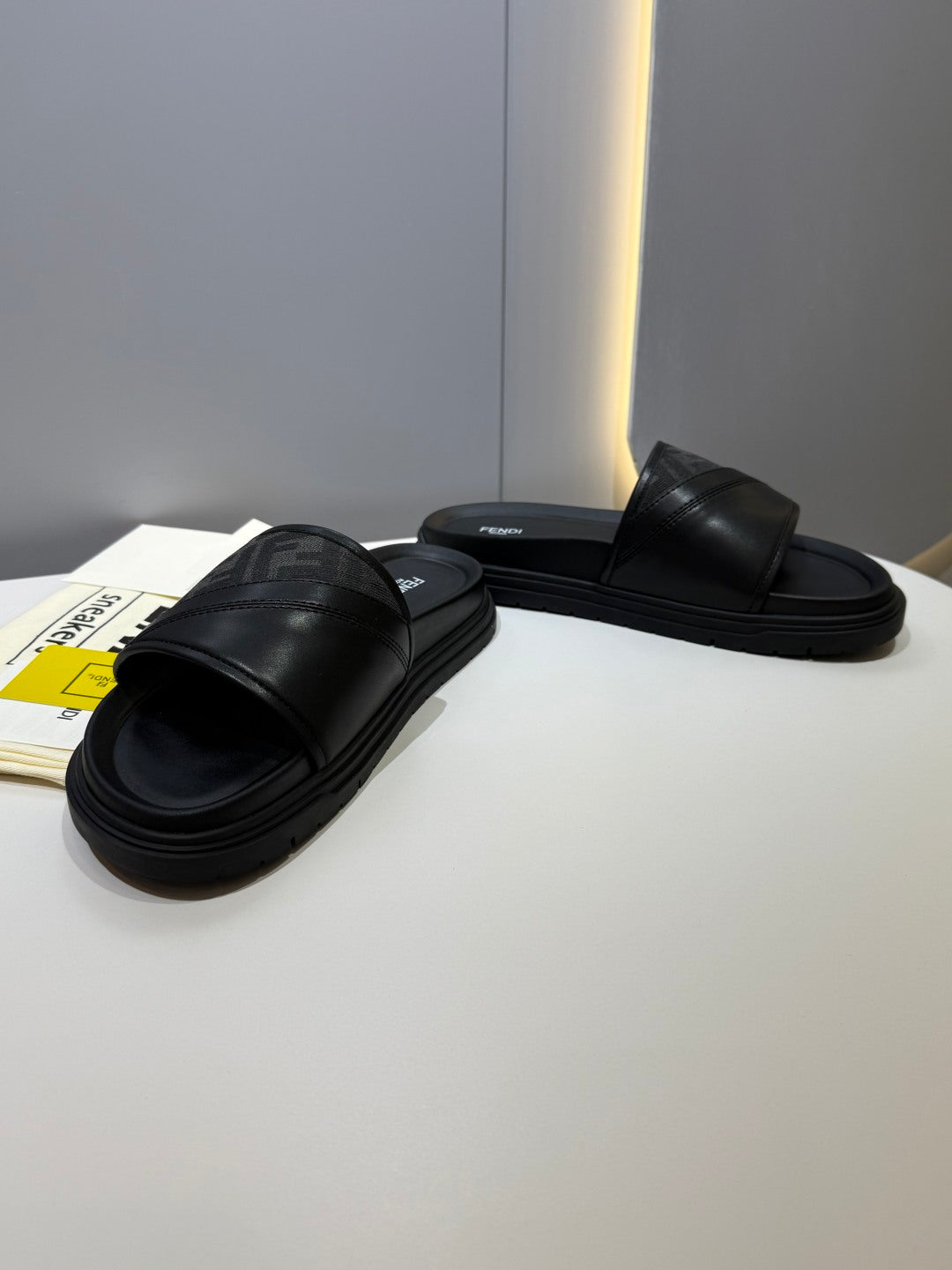 FENDI - Diagonal Slides