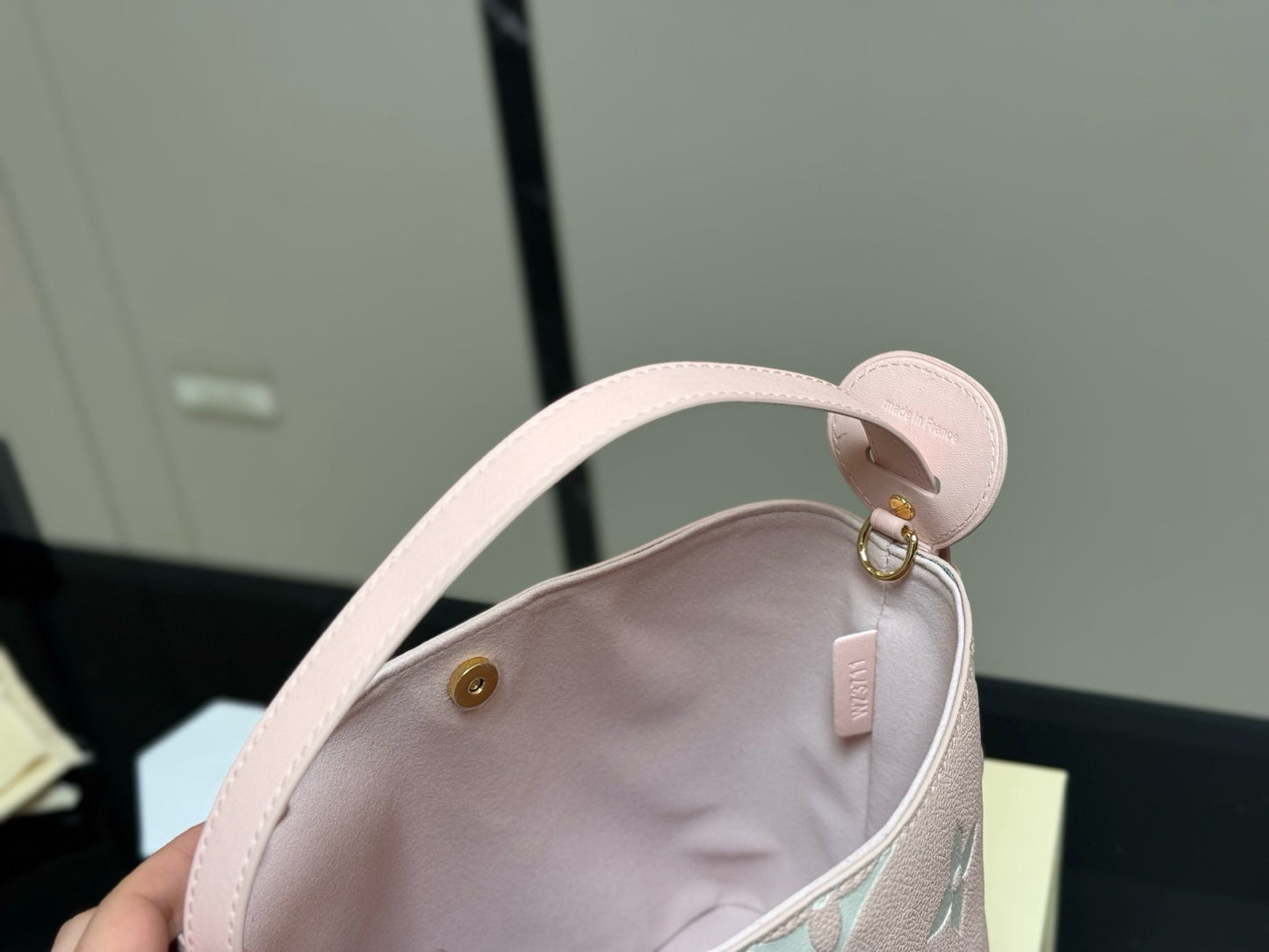 LOUIS VUITTON- all in BB