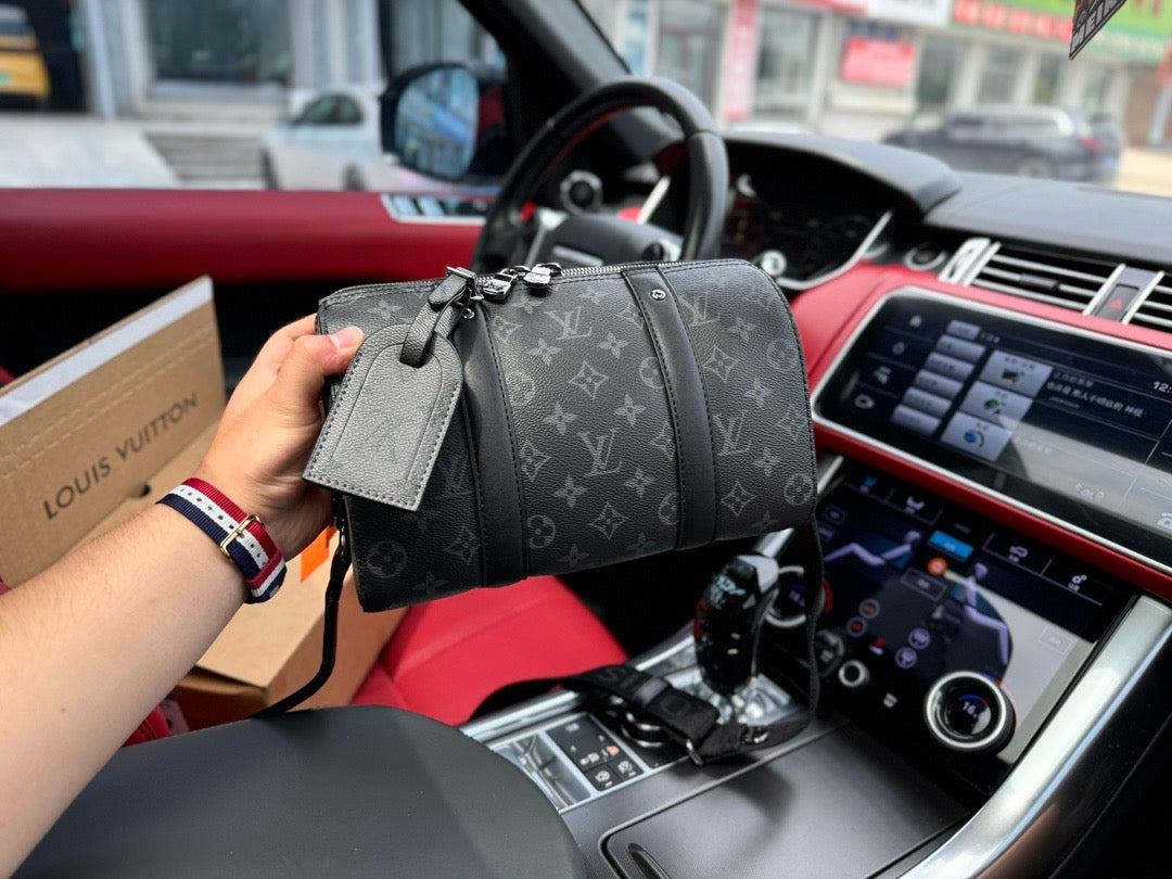 LOUIS VUITTON- Men’s Eclipse Reverse bag
