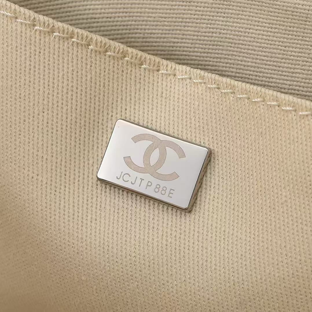 CHANEL - Deauville Bag
