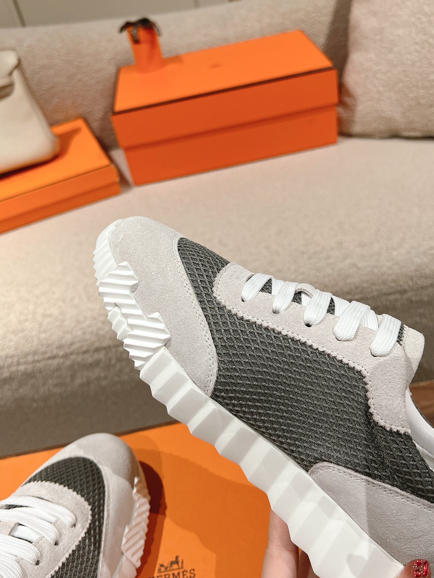 HERMES- Bouncing sneakers