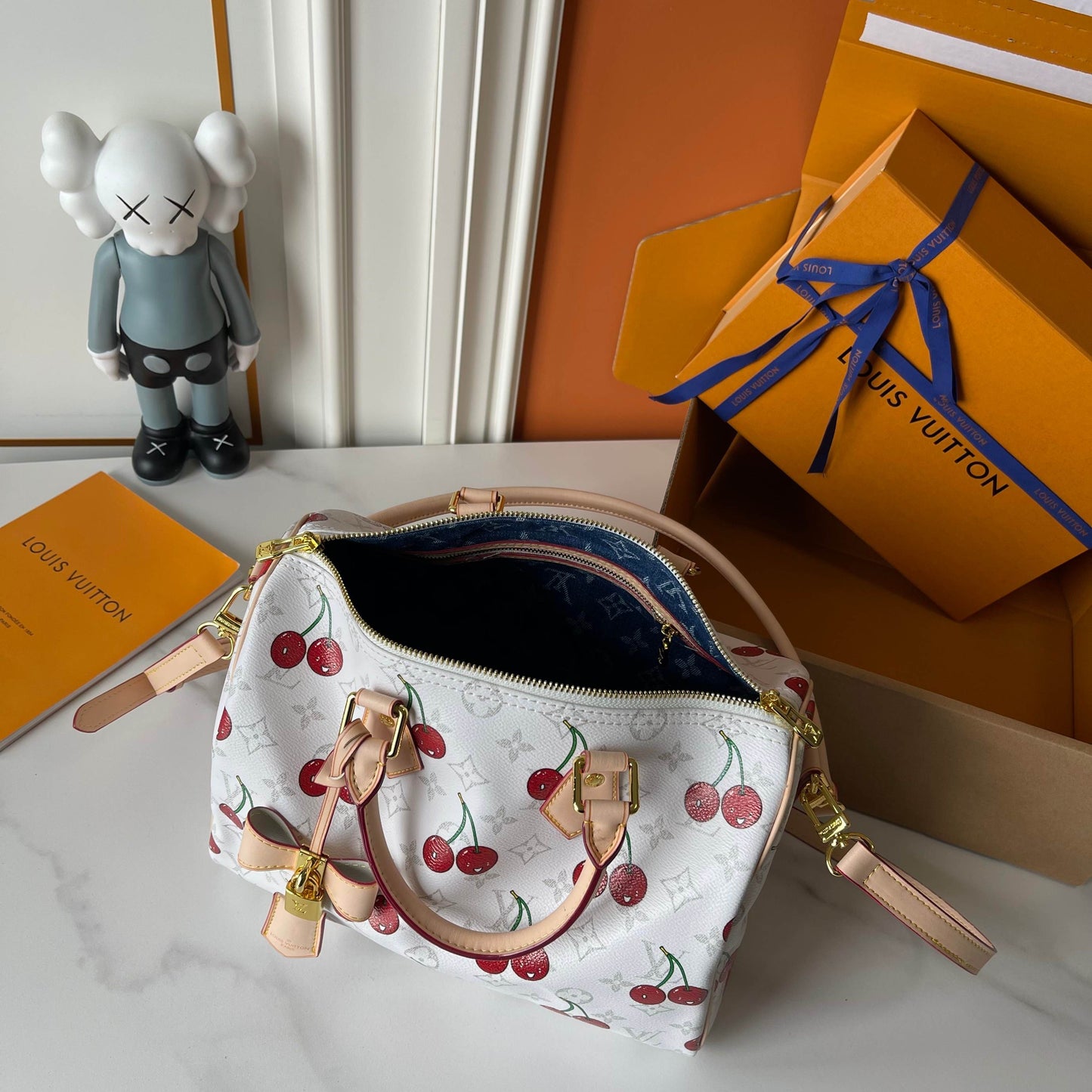 LOUIS VUITTON- Nano speedy