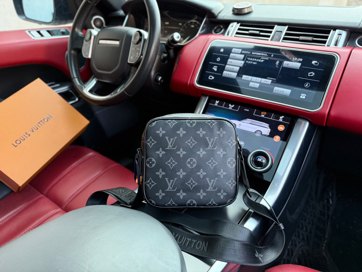LOUIS VUITTON- Men’s Retro bag